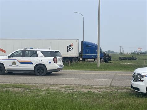 Manitoba bus crash brings focus on safety of at-grade intersections in Canada